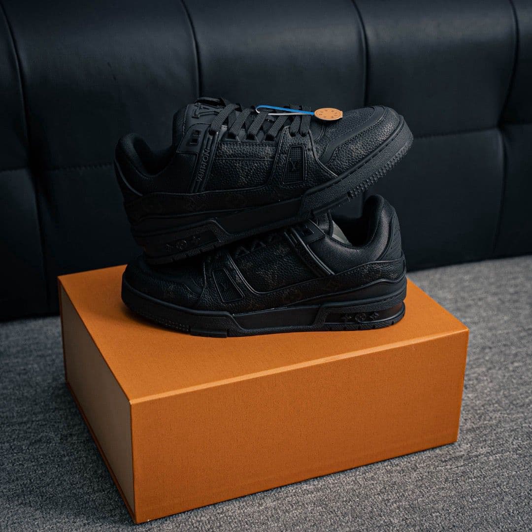 Trainer Black