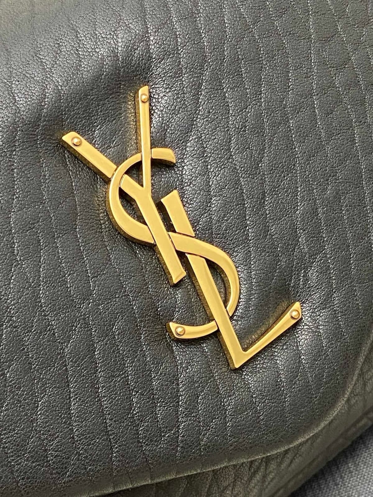 Yves Saint Laurent Calypso Lambskin Black Ferragens Douradas