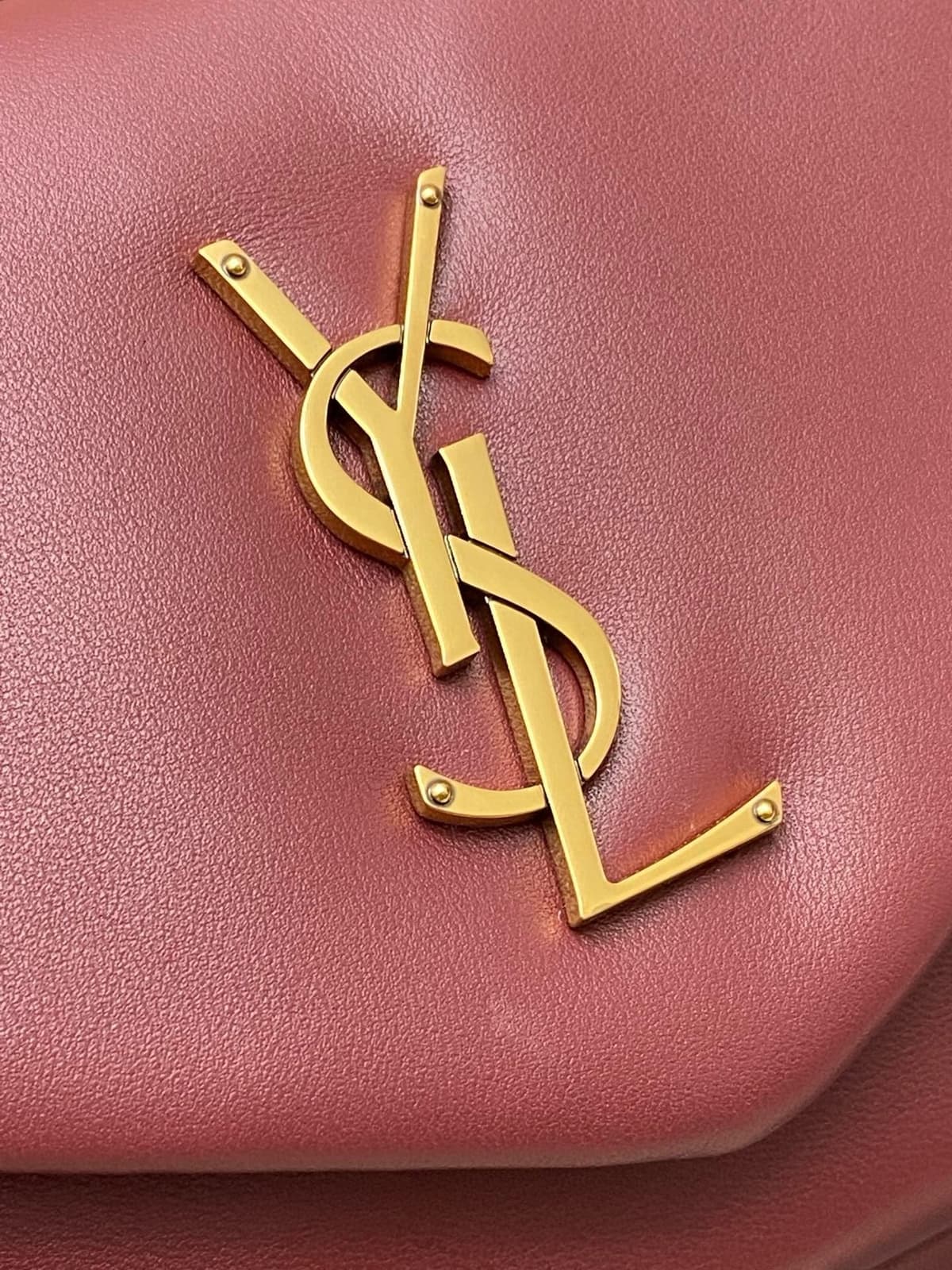 Yves Saint Laurent Calypso Lambskin Board Ferragens Douradas